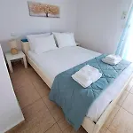 Ferienhaus Nikiti' S Summer House *